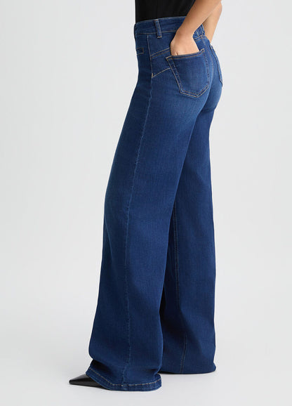 High-waisted flared jeans